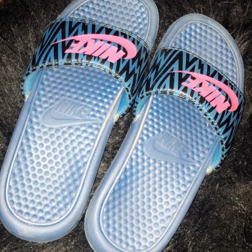 Nike slides